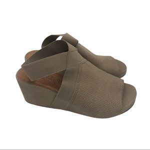 GENTLE SOULS/Kenneth Cole Gianna 2.0 Wedge sandals
